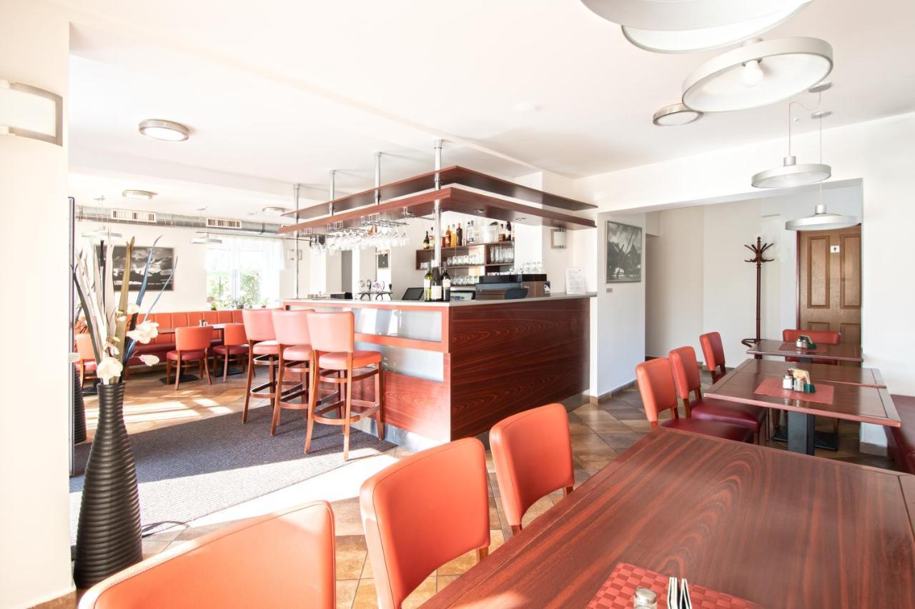 Restaurant & Penzion Avionika Kovářská 외부 사진